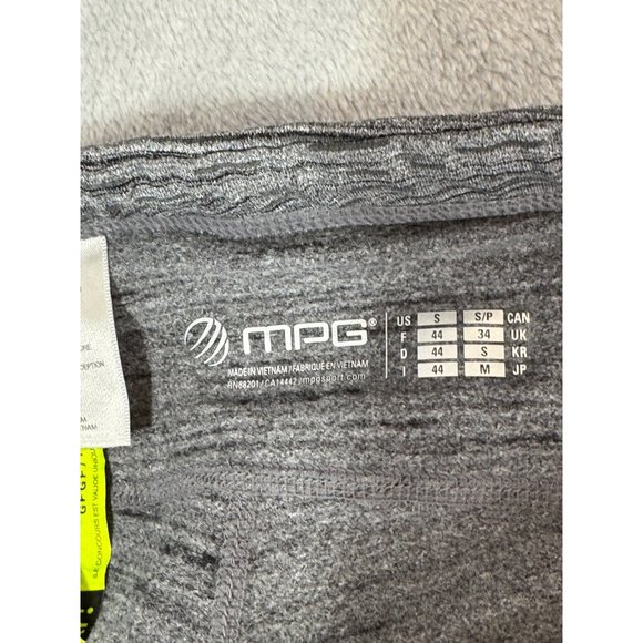 MPG womens  small Grey Athletic capri Leggings Pants  Polyester/Spandex - Picture 2 of 16